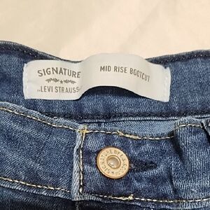 Levi's Signature Mid Rise Bootcut Jeans - Classic Blue